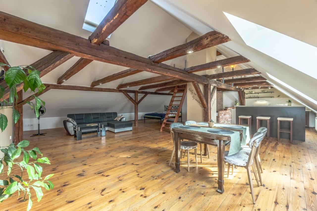 Ubytovani Na Namesti Nove Mesto pod Smrkem Exteriér fotografie