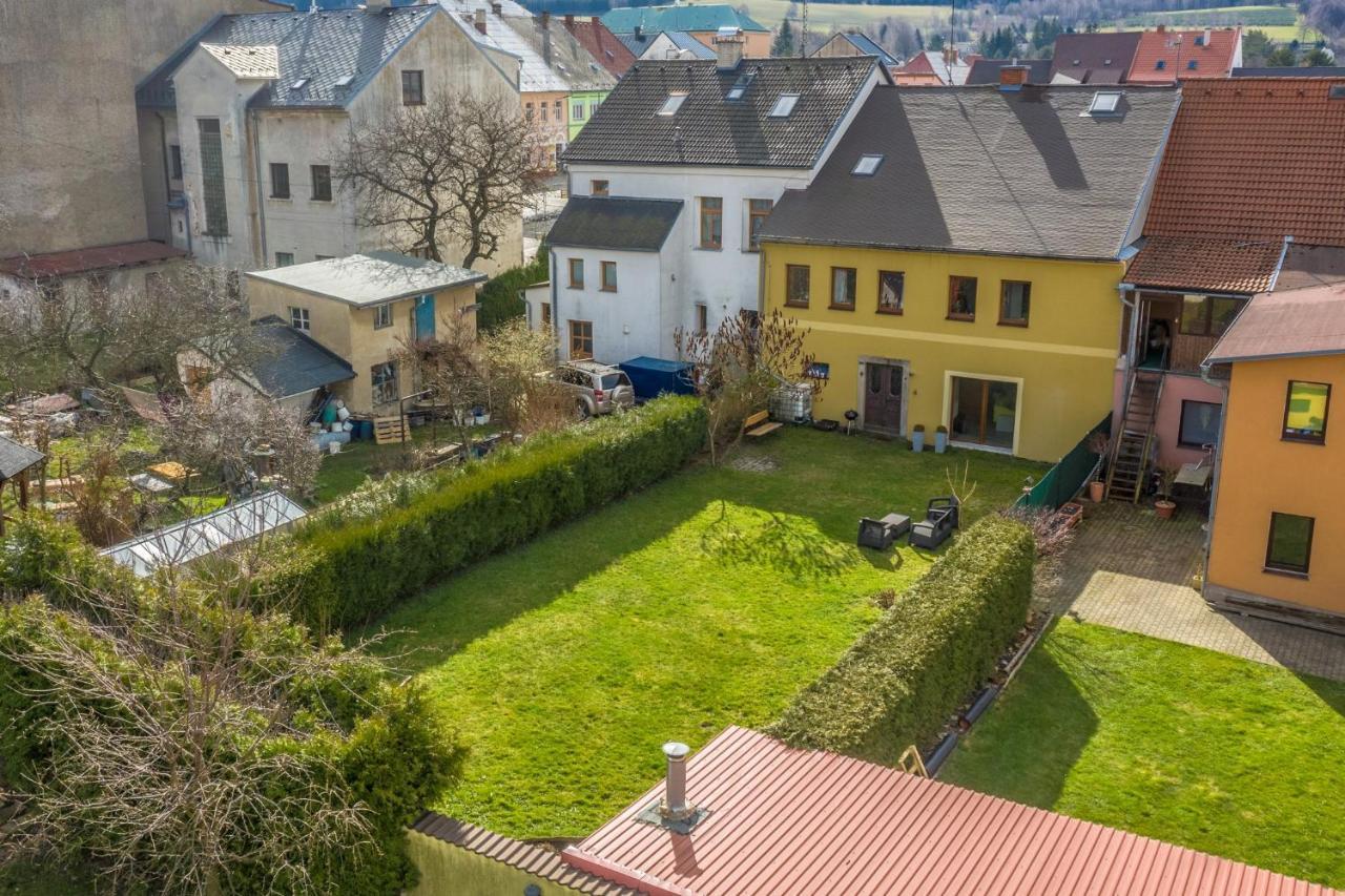 Ubytovani Na Namesti Nove Mesto pod Smrkem Exteriér fotografie