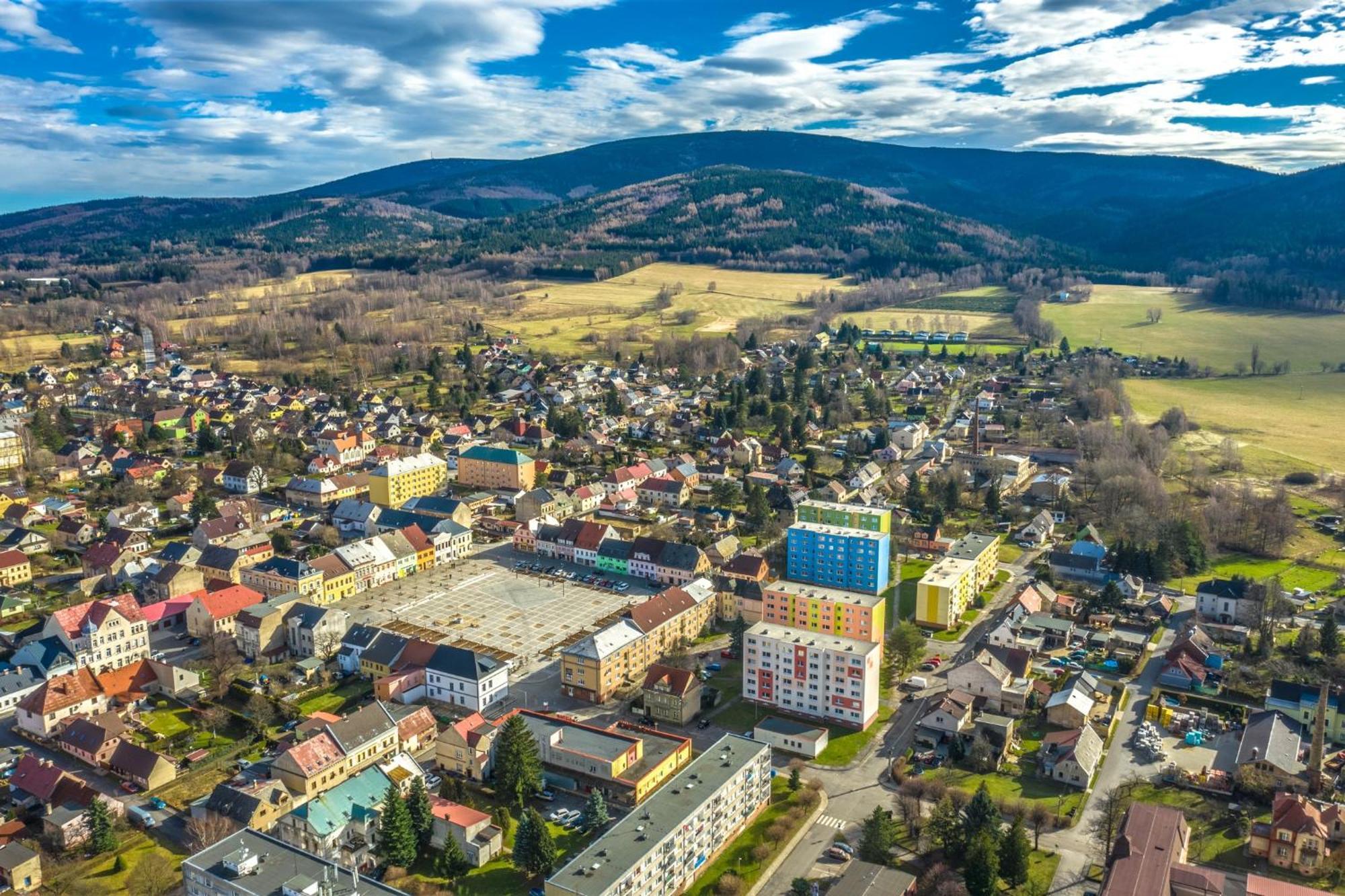 Ubytovani Na Namesti Nove Mesto pod Smrkem Exteriér fotografie